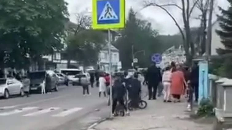 Постріли біля ТЦК на Закарпатті: ромська громада намагалася штурмувати військкомат