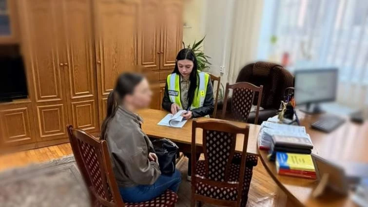 Банківська схема на Прикарпатті: ексзаступниця керівника відділення таємно оформлювала кредити на клієнтів