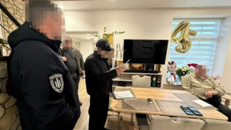 Офіцер з Рівненщини відправив підлеглих на ремонтні роботи в дім тещі