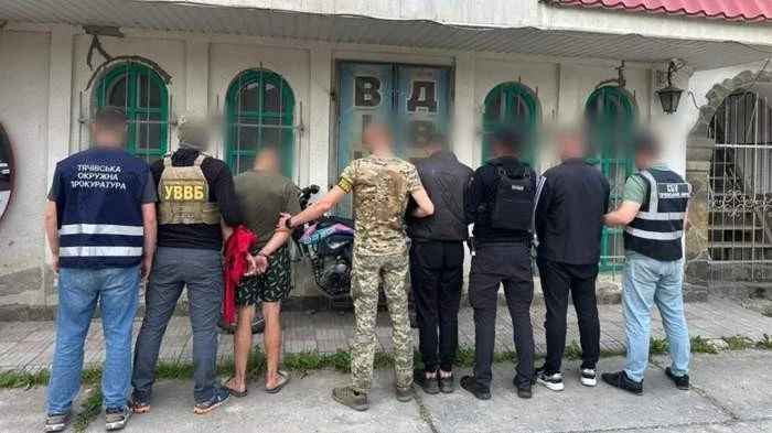 На Закарпатті юнаки налагодили бізнес на втікачах: схема обірвалася біля Тиси